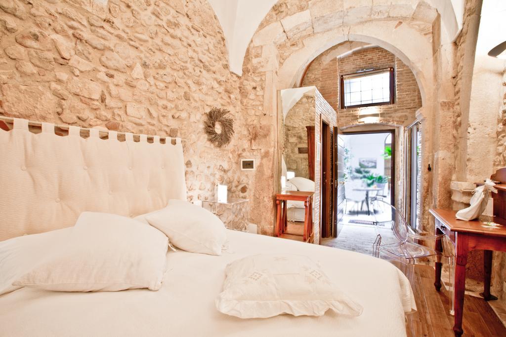 B&B Il Marchese Del Grillo スルモナ 部屋 写真