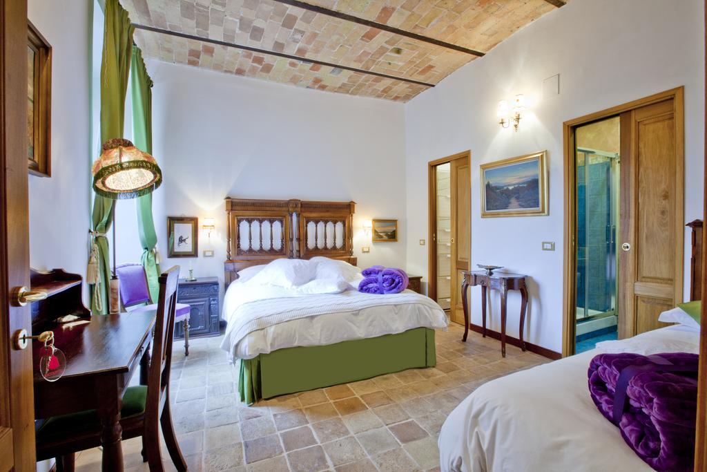 B&B Il Marchese Del Grillo スルモナ 部屋 写真