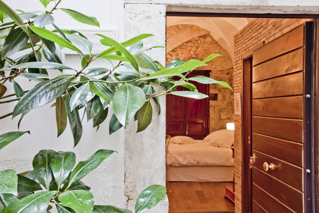 B&B Il Marchese Del Grillo スルモナ 部屋 写真