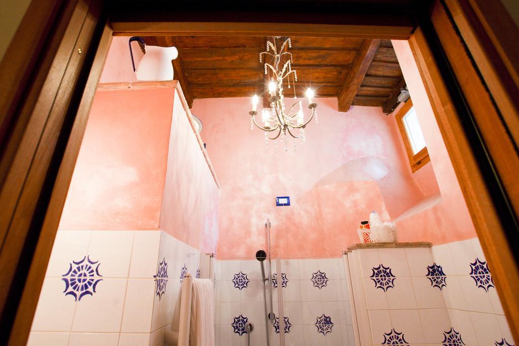 B&B Il Marchese Del Grillo スルモナ 部屋 写真