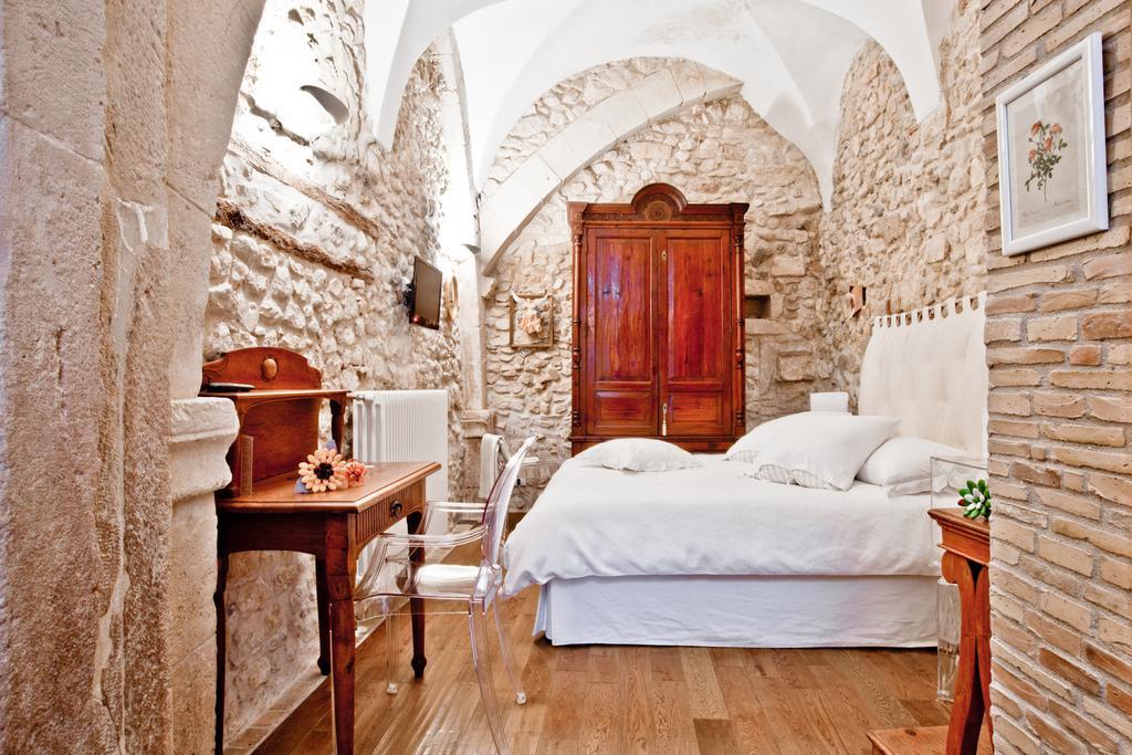 B&B Il Marchese Del Grillo スルモナ 部屋 写真