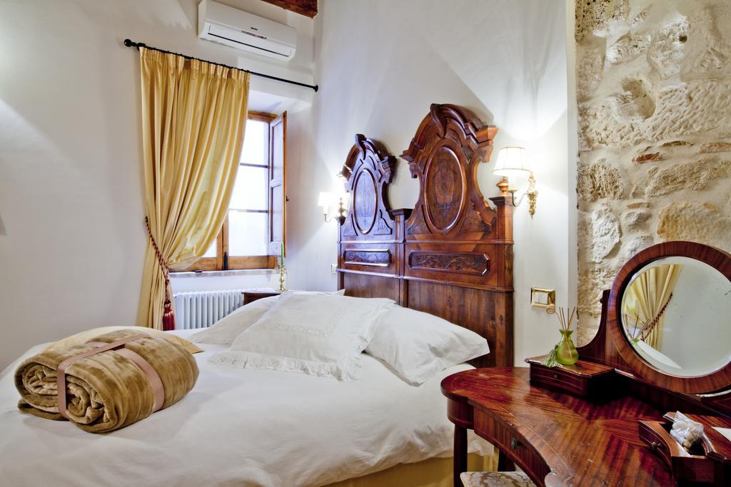B&B Il Marchese Del Grillo スルモナ 部屋 写真