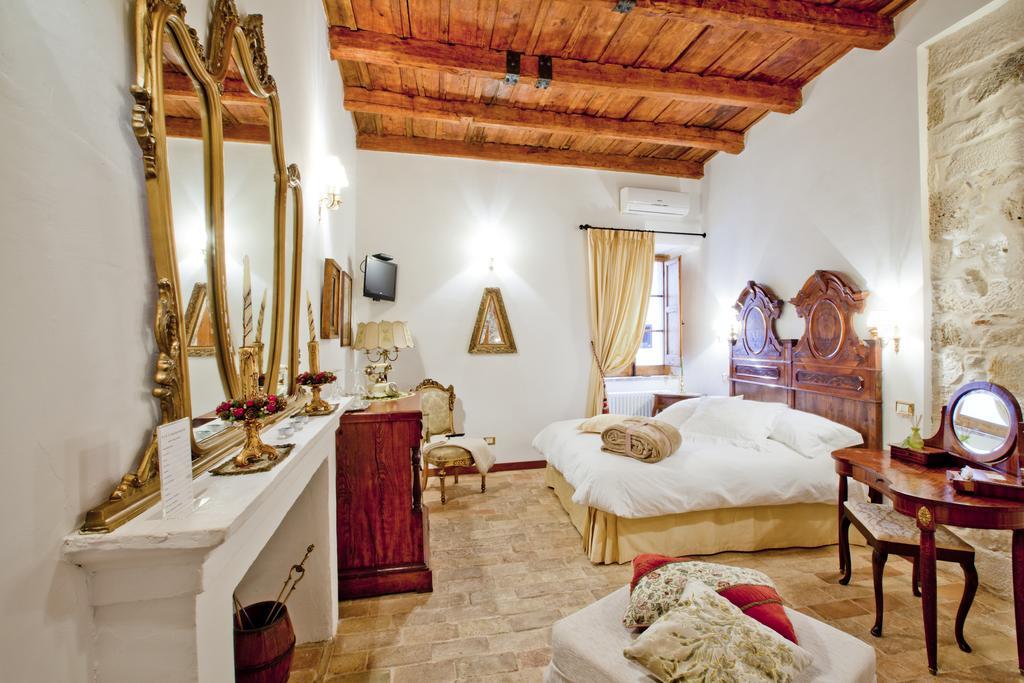 B&B Il Marchese Del Grillo スルモナ 部屋 写真