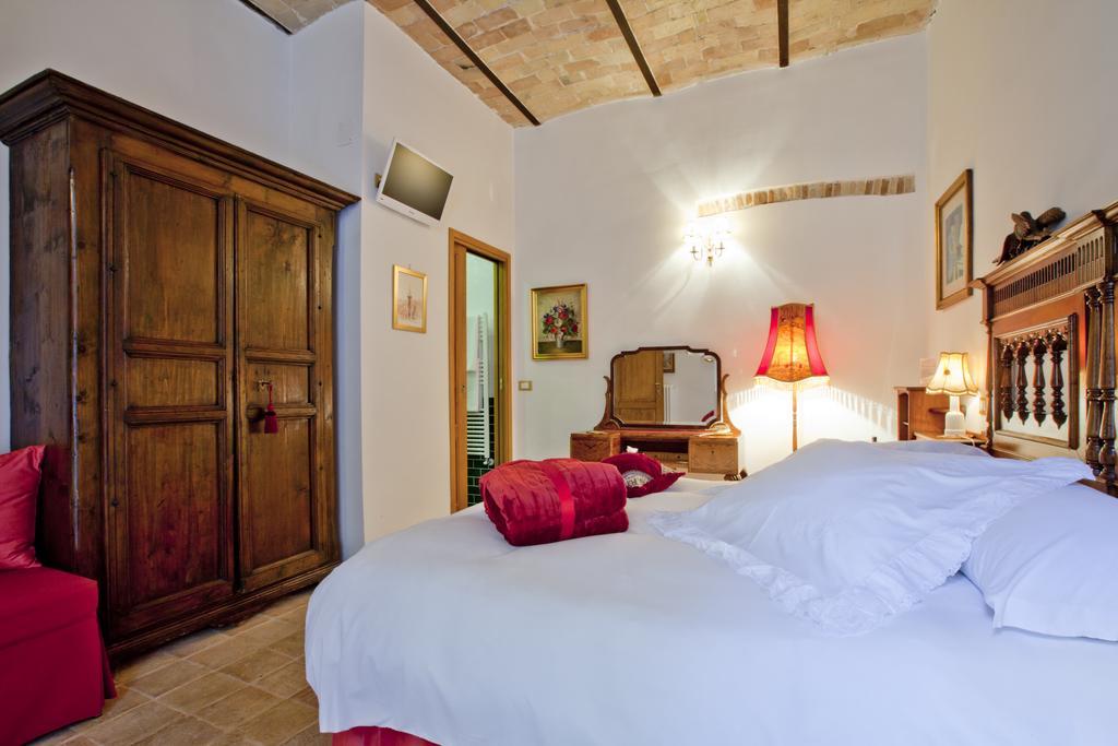 B&B Il Marchese Del Grillo スルモナ 部屋 写真